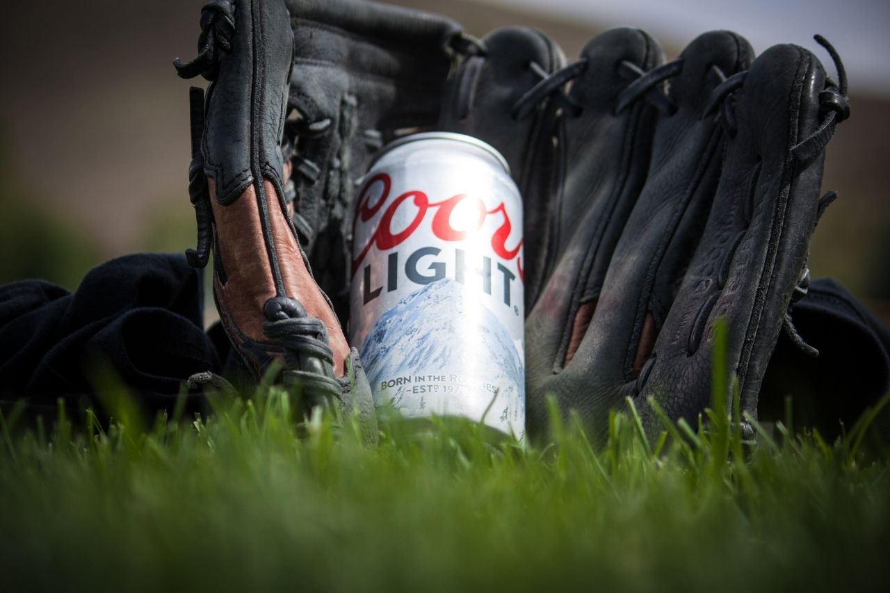 Coors vs. Budweiser What Makes These Two Beers Different?