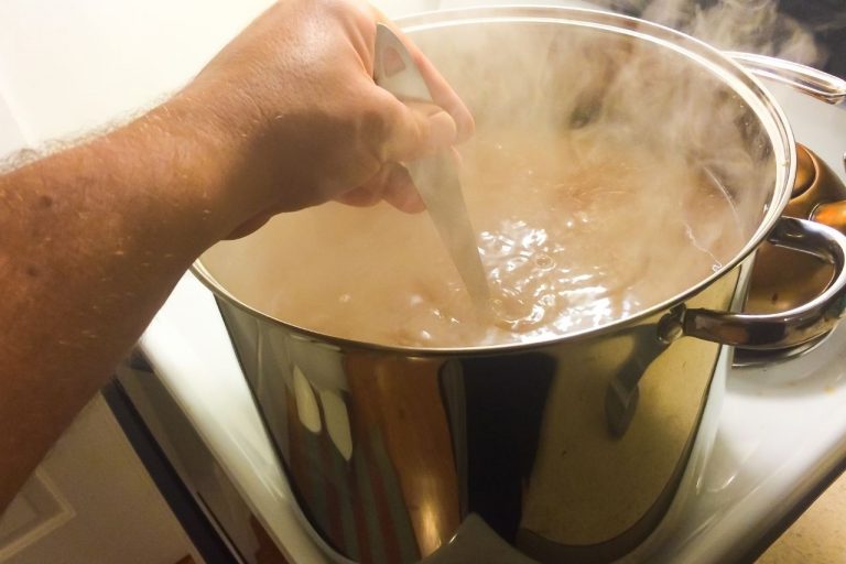 How To Whirlpool Hops? A Comprehensive Whirlpooling Guide