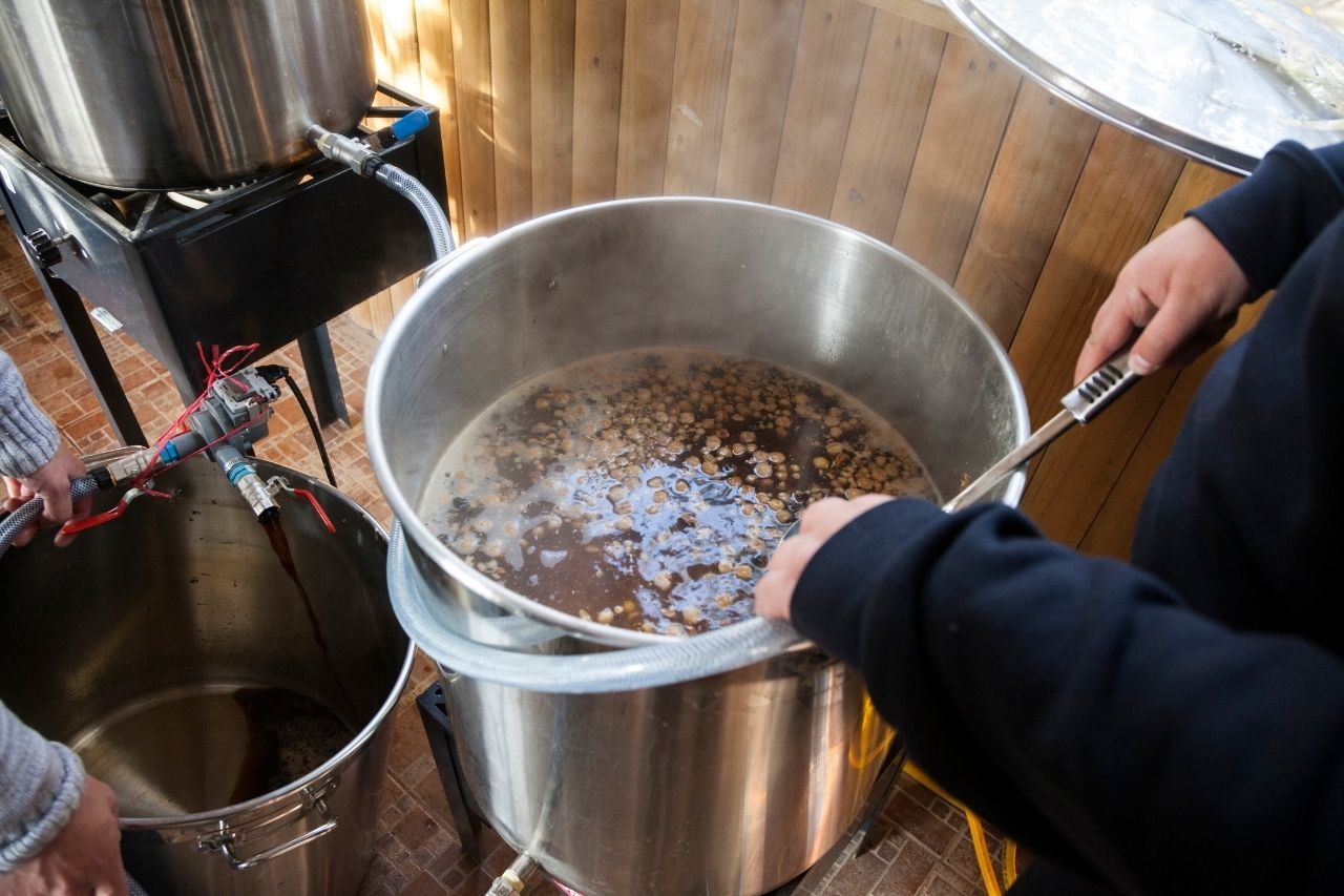 How To Whirlpool Hops? A Comprehensive Whirlpooling Guide