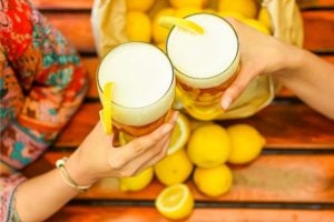 How to mix lemon and beer