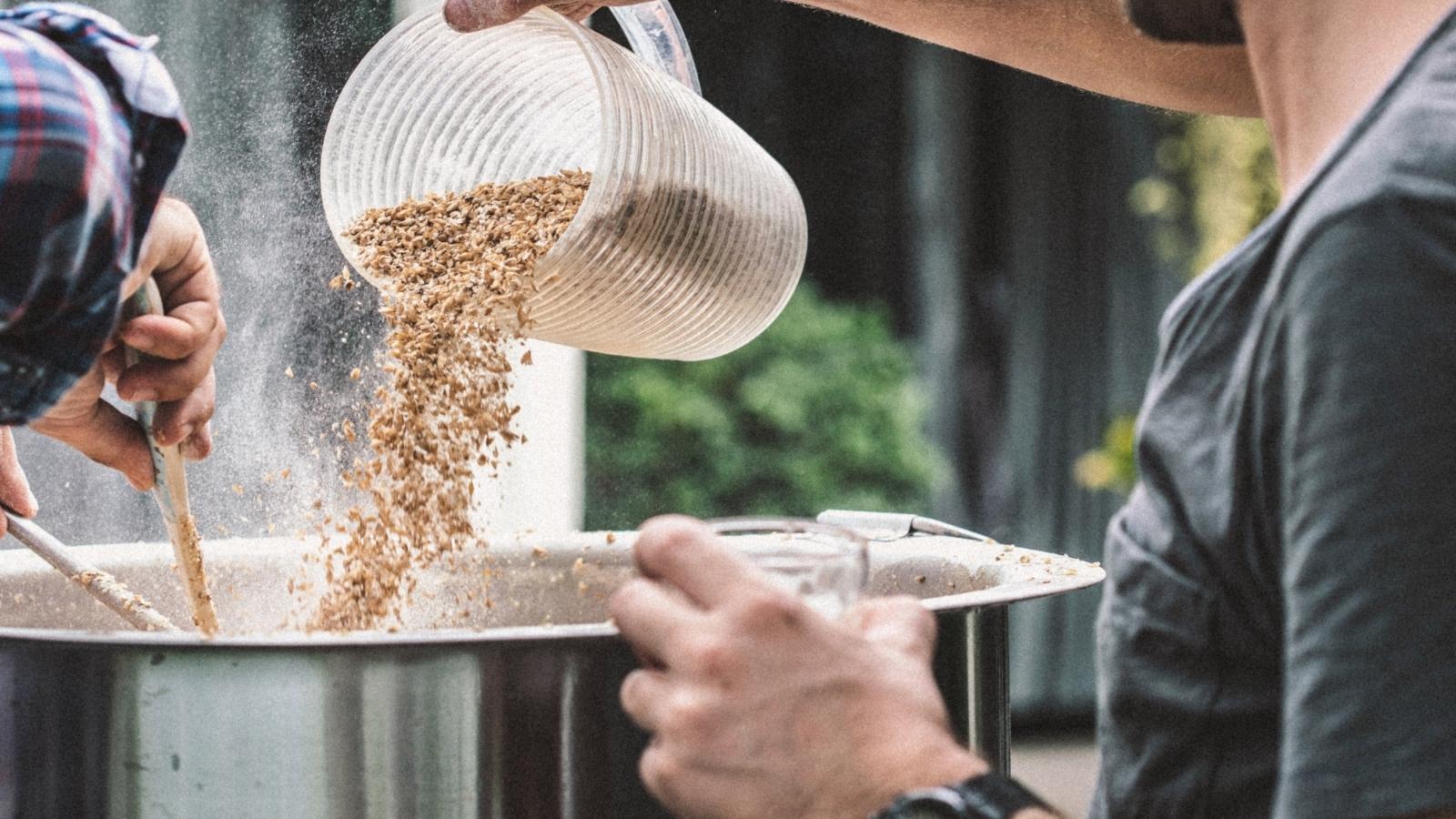 All Grain vs Extract Brewing Processes, Pros and Cons