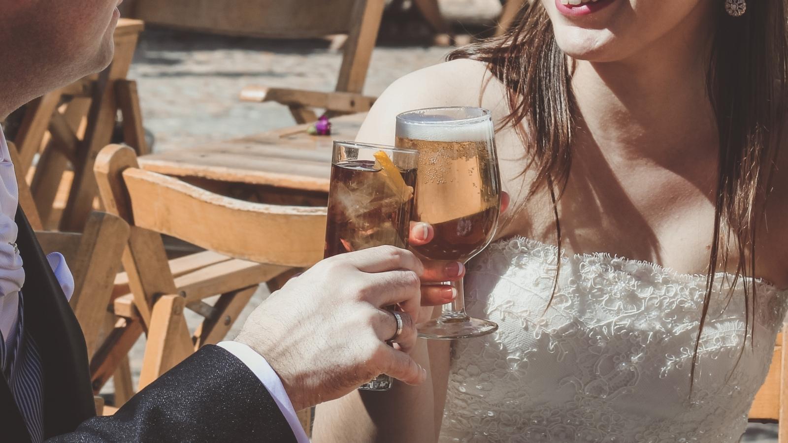 Best Beer for Wedding Complete Guide To Serving Beer at Your Wedding