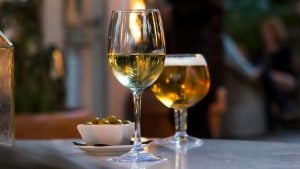 Mixing Beer and Wine: A Complicated Drink Combination Explained