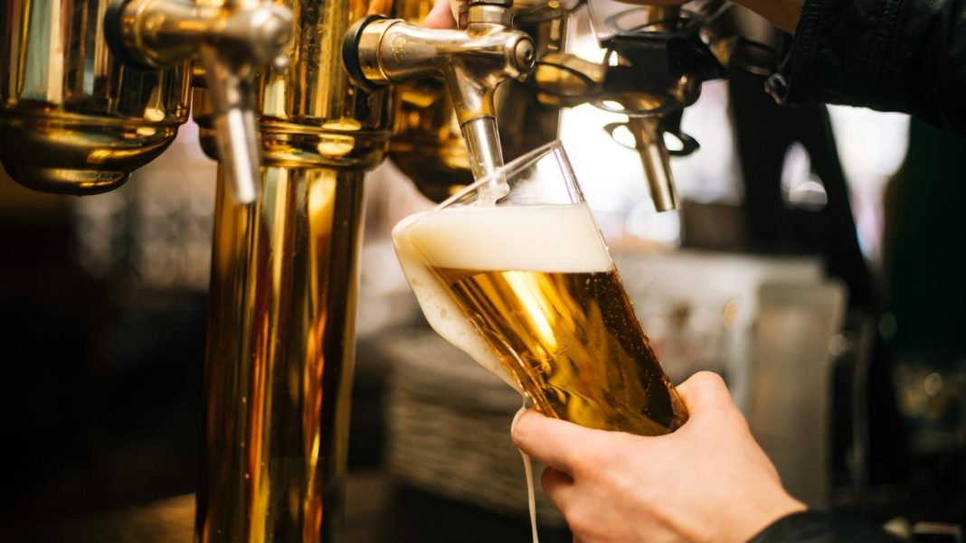 How To Pour Beer Learn To Do It Like a Pro