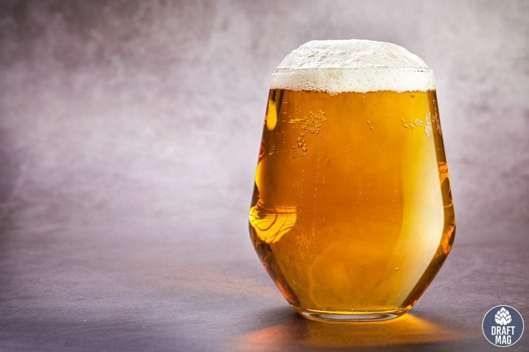 Coors Banquet vs Coors Light Comparison Between Two Coors’ Lager Beer